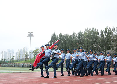 成都工業職業技術學院舉行2019級新生軍訓結業典禮