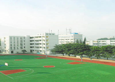 學校操場.jpg